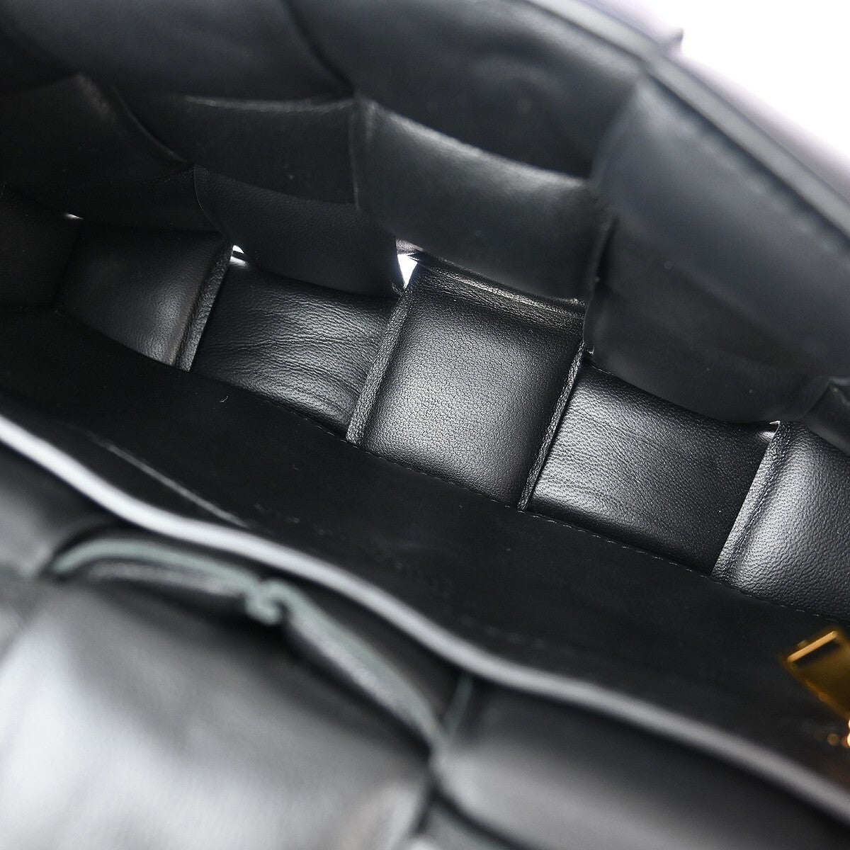 Preowned Authentic Bottega Veneta Cassette Chain Crossbody Bag Padded Maxi Intrecciato Leather